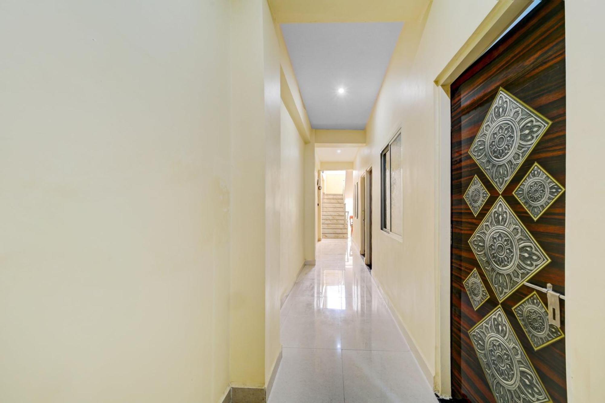 Hotel O Home Trimurti Guest House Guwahati Luaran gambar