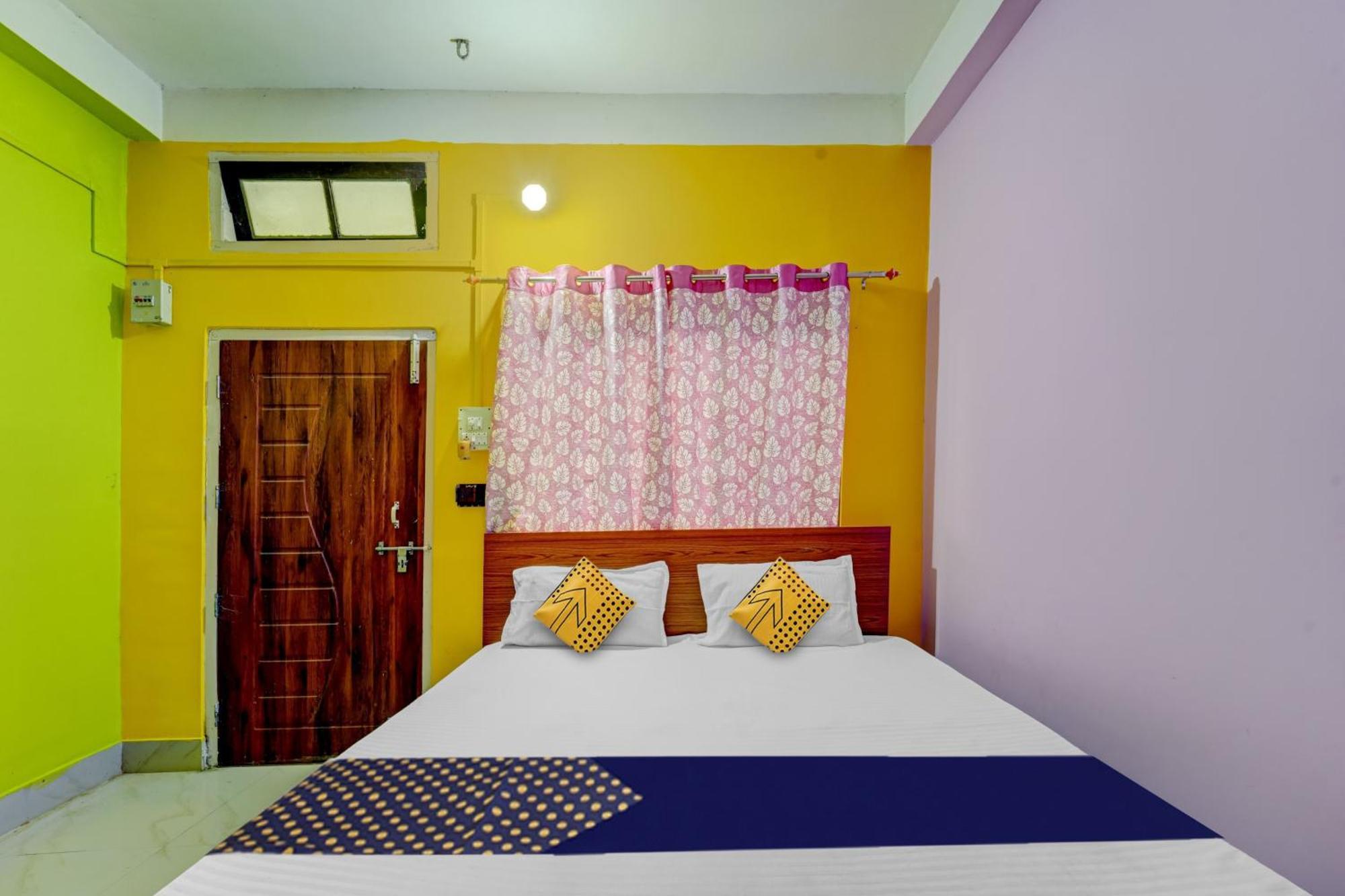 Hotel O Home Trimurti Guest House Guwahati Luaran gambar